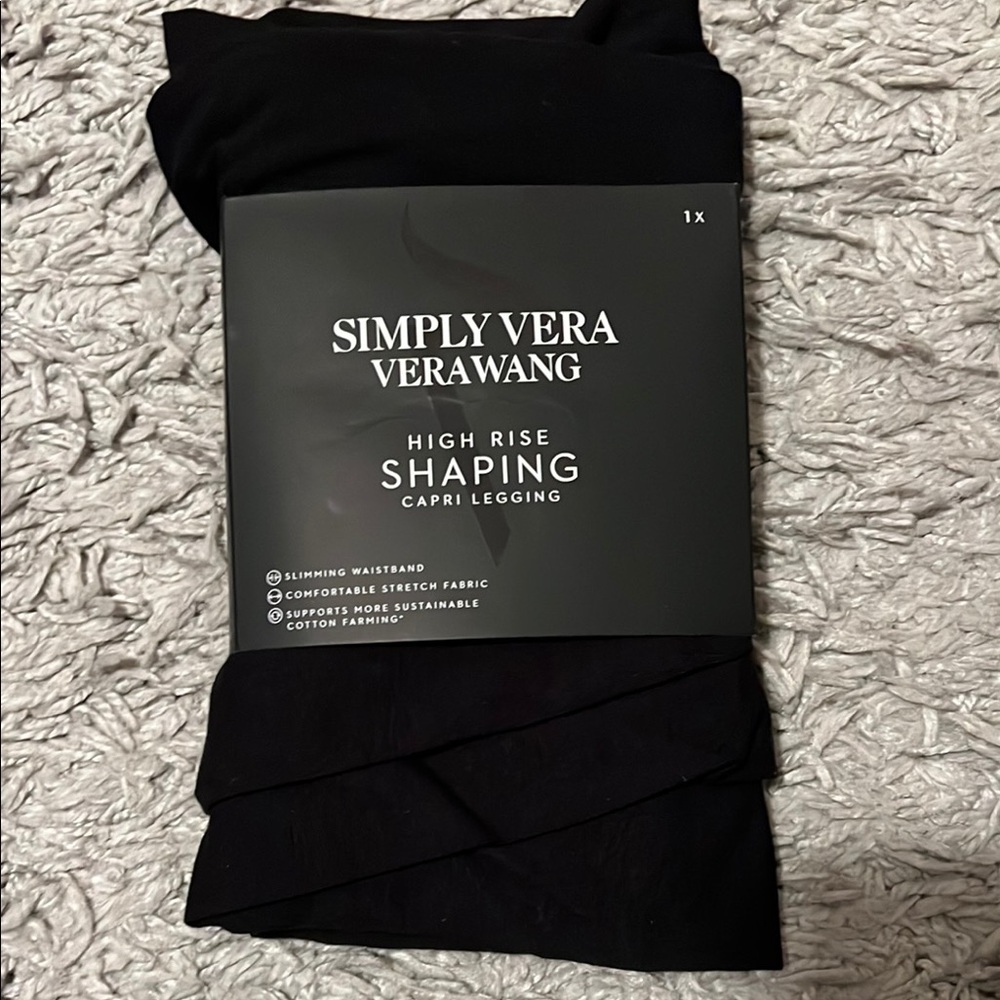 Simply Vera Vera Wang Black High Rise Shaping Capri Legging